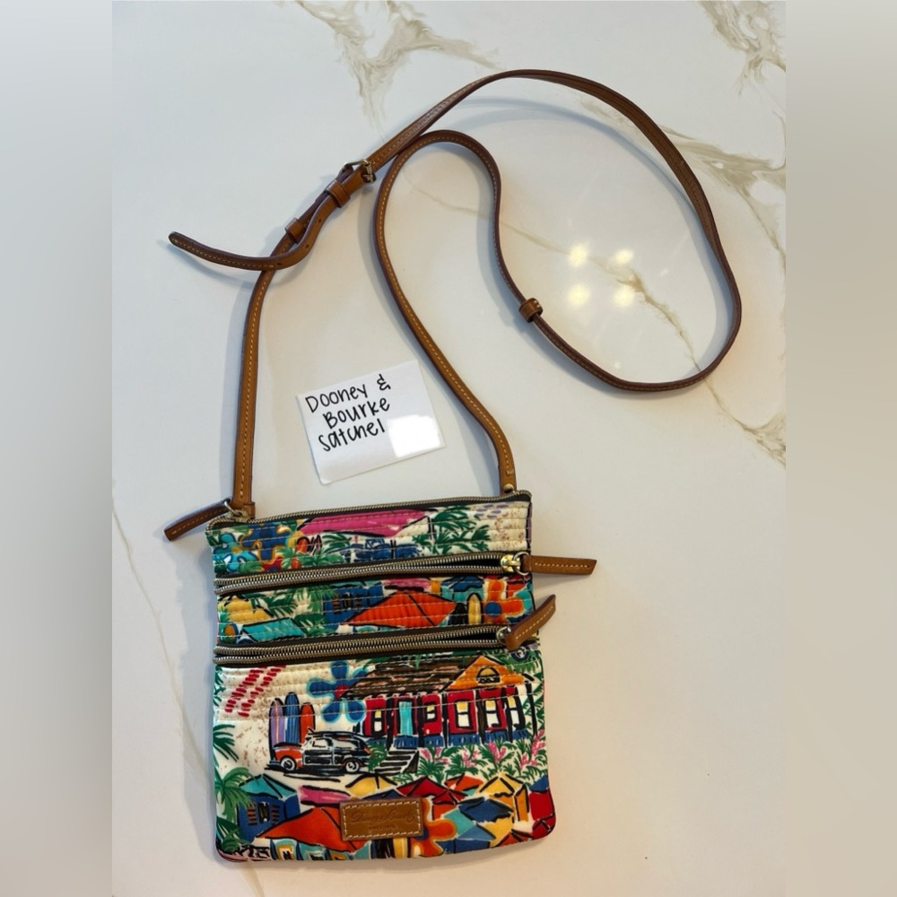 D&B satchel for sale. Good condition - never used.